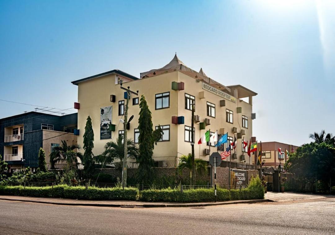 Edgard Hotel Tema Buitenkant foto